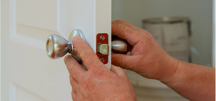 AAA Locksmiths For lock Replacement in Queens, New York